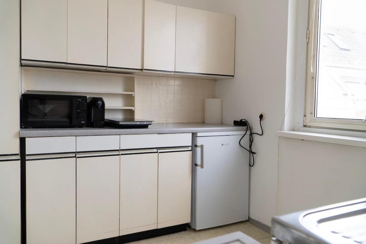 Apartment 10 Minutes To Centre And Next To Hbf And Easy From Airport Wien