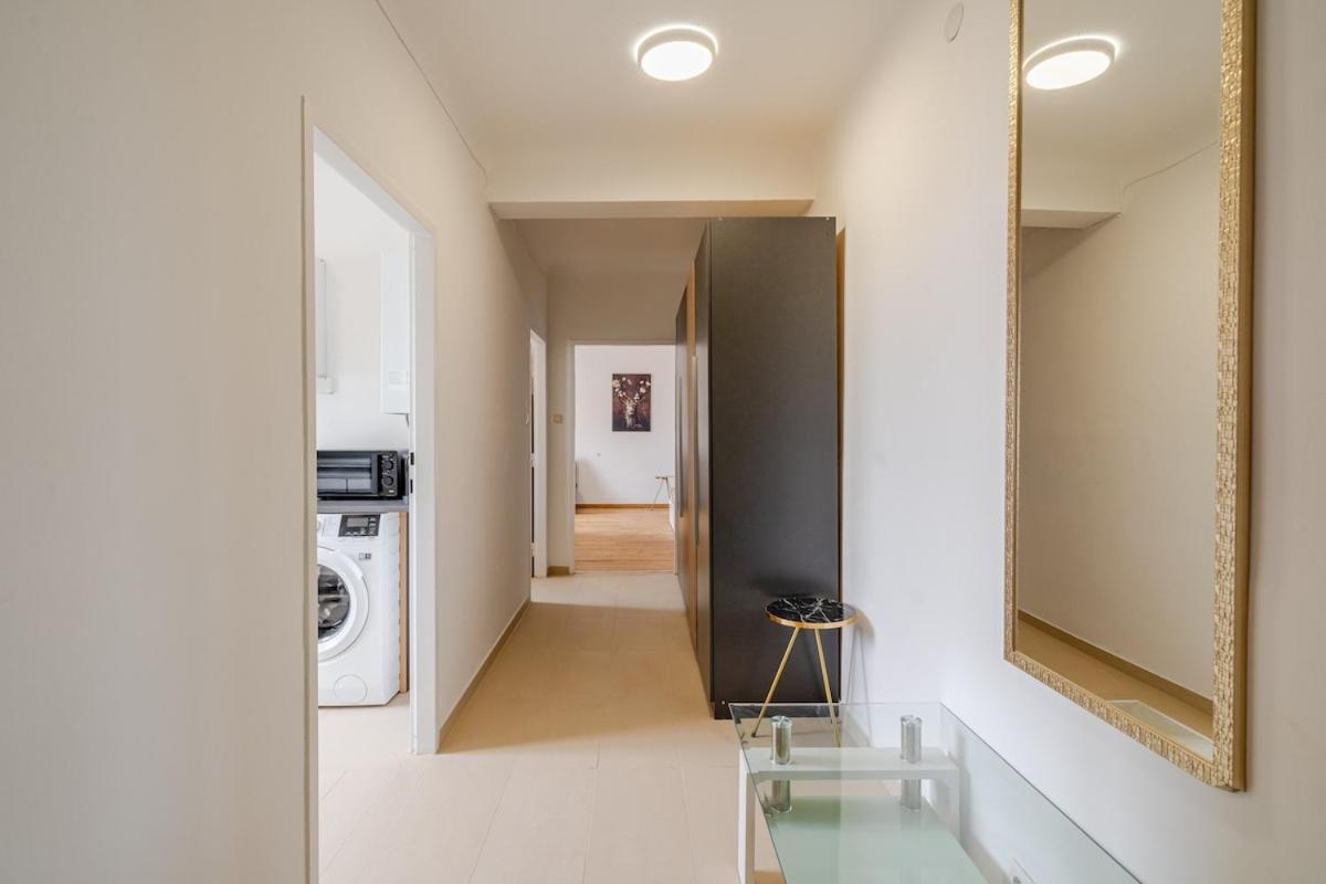 Apartment 10 Minutes To Centre And Next To Hbf And Easy From Airport Wien