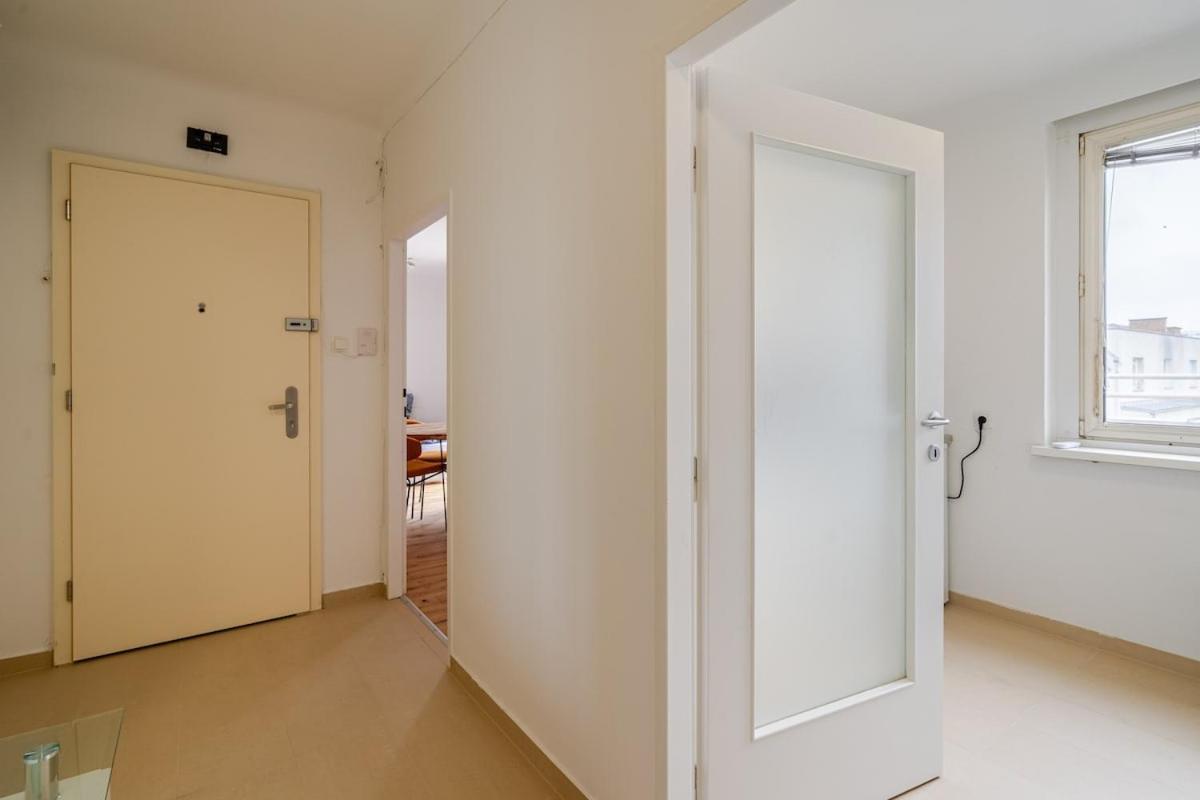 Apartment 10 Minutes To Centre And Next To Hbf And Easy From Airport Wien